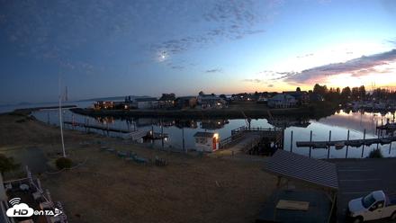 Point Roberts Marina SW Live Webcam - Aug 19, 2026, 8:56pm PDT