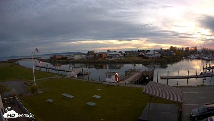 Point Roberts Marina SW Live Webcam - Apr 20, 2026, 8:26pm PDT