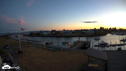 Point Roberts Marina SW Live Webcam - Aug 26, 2026, 8:19pm PDT