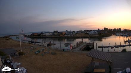 Point Roberts Marina SW Live Webcam - Aug 12, 2026, 8:43pm PDT