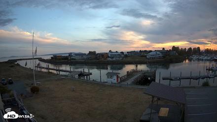 Point Roberts Marina SW Live Webcam - Sep 10, 2026, 7:23pm PDT