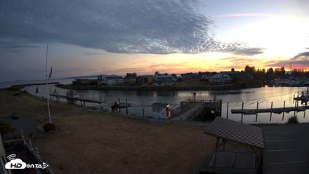 Point Roberts Marina SW Live Webcam - Aug 31, 2026, 8:10pm PDT