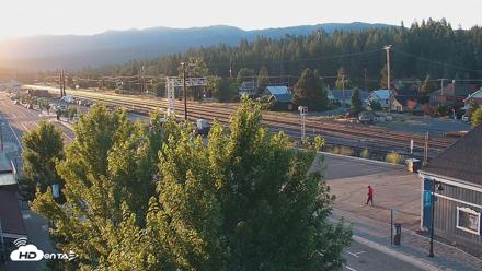 Downtown Truckee California Live Webcam - Jul 24, 2026, 6:13am PDT