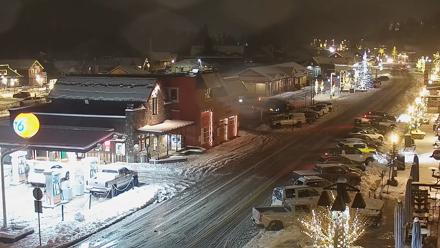Downtown Truckee California Live Webcam - Dec 25, 2025, 6:35pm PST