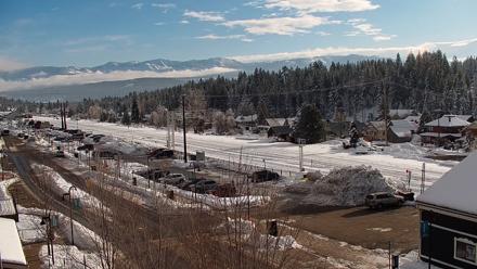 Downtown Truckee California Live Webcam - Dec 28, 2025, 9:19am PST
