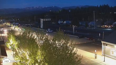 Downtown Truckee California Live Webcam - May 18, 2026, 8:51pm PDT