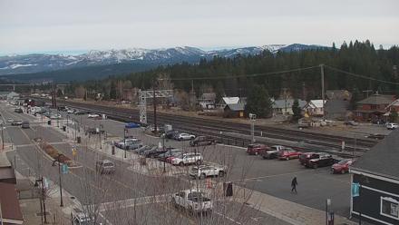 Downtown Truckee California Live Webcam - Dec 3, 2025, 1:45pm PST