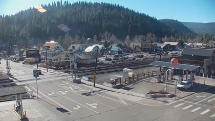 Downtown Truckee California Live Webcam - Dec 10, 2025, 10:23am PST
