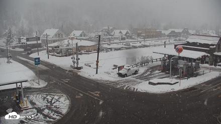 Downtown Truckee California Live Webcam - Apr 12, 2026, 6:10pm PDT