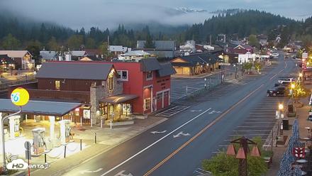 Downtown Truckee California Live Webcam - May 4, 2026, 5:42am PDT