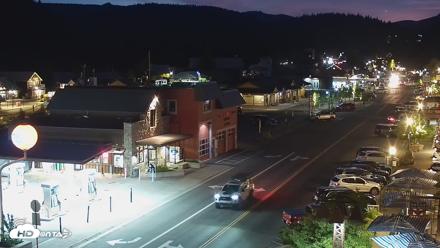 Downtown Truckee California Live Webcam - Aug 17, 2026, 8:30pm PDT