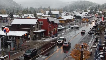 Downtown Truckee California Live Webcam - Oct 15, 2025, 7:43am PDT
