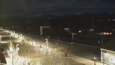 Downtown Truckee California Live Webcam - Dec 4, 2025, 11:06pm PST