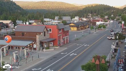 Downtown Truckee California Live Webcam - Jun 8, 2026, 5:48am PDT