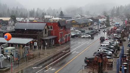 Downtown Truckee California Live Webcam - Dec 24, 2025, 10:37am PST