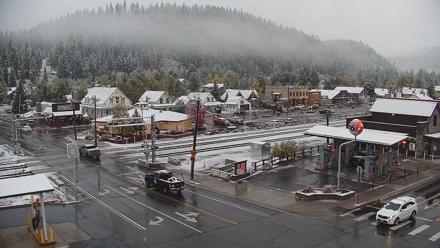 Downtown Truckee California Live Webcam - Oct 15, 2025, 7:43am PDT