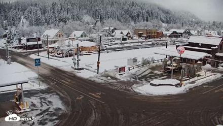 Downtown Truckee California Live Webcam - Apr 13, 2026, 6:39am PDT