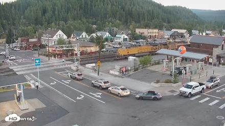 Downtown Truckee California Live Webcam - Aug 19, 2026, 7:42pm PDT