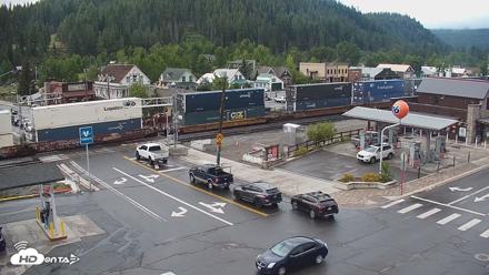 Downtown Truckee California Live Webcam - May 27, 2026, 7:38am PDT