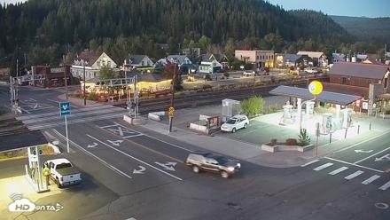 Downtown Truckee California Live Webcam - Sep 19, 2026, 6:27am PDT