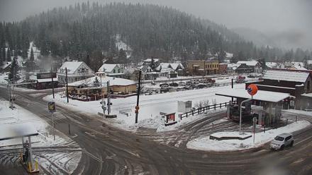 Downtown Truckee California Live Webcam - Dec 25, 2025, 10:22am PST