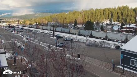 Downtown Truckee California Live Webcam - Apr 13, 2026, 7:02pm PDT