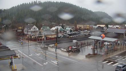 Downtown Truckee California Live Webcam - Dec 21, 2025, 10:40am PST