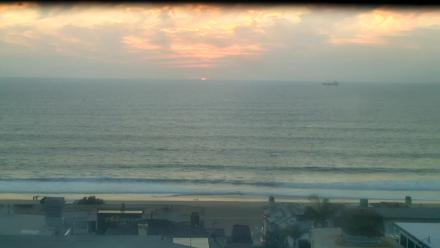 North Manhattan Beach Roving Surf Cam - Nov 3, 2025, 5:00pm PST