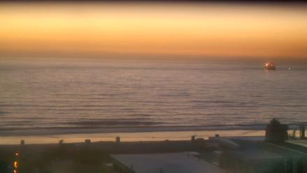 North Manhattan Beach Roving Surf Cam - Oct 11, 2025, 6:47pm PDT