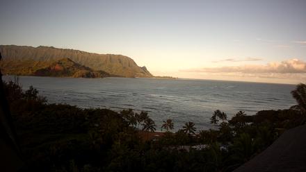 Hanalei Bay Resort - Kauai Hawaii Live Webcam - Oct 28, 2025, 7:26am HST