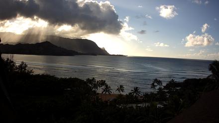 Hanalei Bay Resort - Kauai Hawaii Live Webcam - Oct 14, 2025, 4:52pm HST