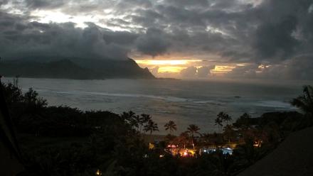 Hanalei Bay Resort - Kauai Hawaii Live Webcam - Dec 19, 2025, 6:26pm HST