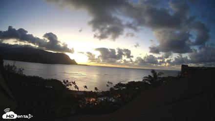 Hanalei Bay Resort - Kauai Hawaii Live Webcam - Oct 3, 2026, 6:44pm HST
