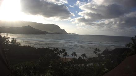 Hanalei Bay Resort - Kauai Hawaii Live Webcam - Jan 16, 2026, 5:16pm HST