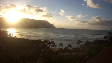 Hanalei Bay Resort - Kauai Hawaii Live Webcam - Jan 16, 2026, 5:45pm HST