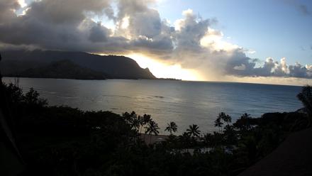 Hanalei Bay Resort - Kauai Hawaii Live Webcam - Oct 30, 2025, 5:27pm HST