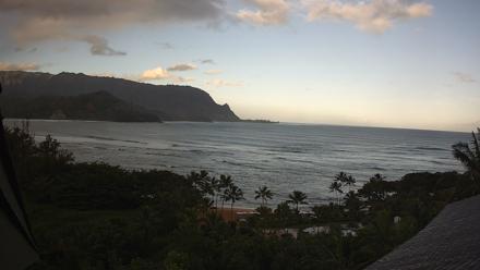 Hanalei Bay Resort - Kauai Hawaii Live Webcam - Dec 5, 2025, 8:06am HST