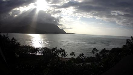 Hanalei Bay Resort - Kauai Hawaii Live Webcam - Mar 5, 2026, 5:37pm HST