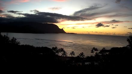Hanalei Bay Resort - Kauai Hawaii Live Webcam - Oct 11, 2025, 6:30pm HST