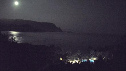 Hanalei Bay Resort - Kauai Hawaii Live Webcam - Oct 3, 2025, 1:52am HST