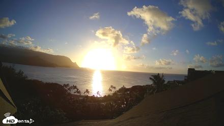 Hanalei Bay Resort - Kauai Hawaii Live Webcam - Aug 25, 2026, 6:42pm HST