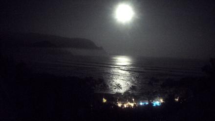 Hanalei Bay Resort - Kauai Hawaii Live Webcam - Dec 1, 2025, 2:27am HST