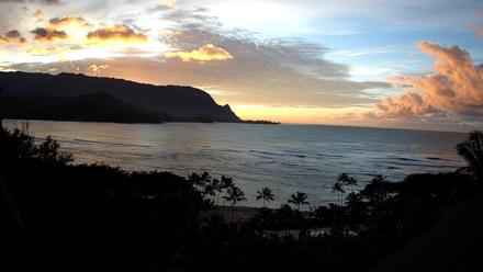 Hanalei Bay Resort - Kauai Hawaii Live Webcam - Nov 5, 2025, 5:55pm HST