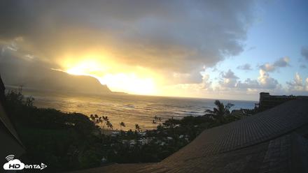 Hanalei Bay Resort - Kauai Hawaii Live Webcam - Oct 18, 2026, 5:52pm HST