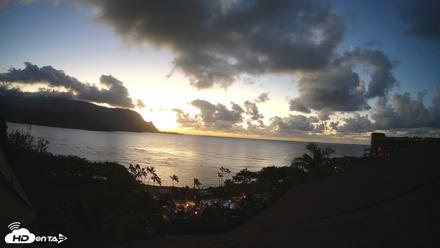 Hanalei Bay Resort - Kauai Hawaii Live Webcam - Oct 3, 2026, 6:46pm HST