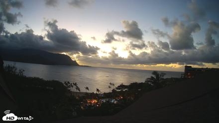 Hanalei Bay Resort - Kauai Hawaii Live Webcam - Oct 4, 2026, 6:44pm HST