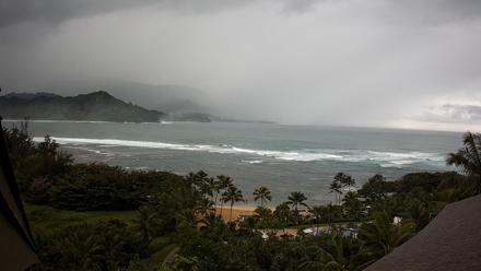 Hanalei Bay Resort - Kauai Hawaii Live Webcam - Dec 15, 2025, 5:45pm HST
