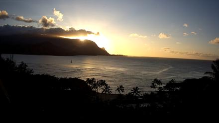 Hanalei Bay Resort - Kauai Hawaii Live Webcam - Oct 4, 2025, 6:02pm HST