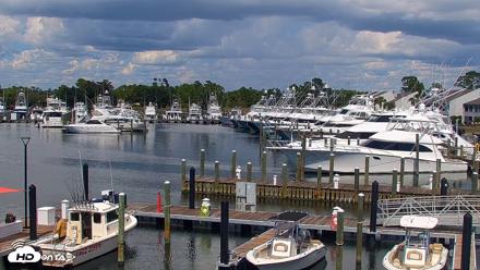 Point South Marina Roaming Live Cam - Sep 30, 2026, 1:40pm CDT