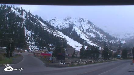 Palisades Tahoe KT-22 Live Webcam - Apr 24, 2026, 6:20pm PDT